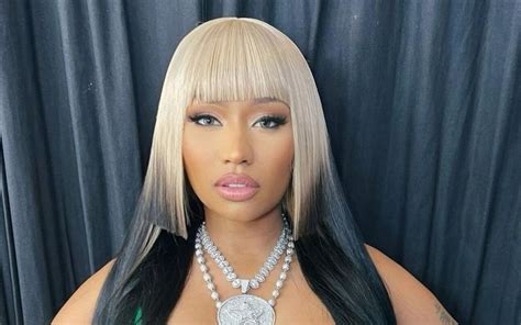 nicki minaj weird girl